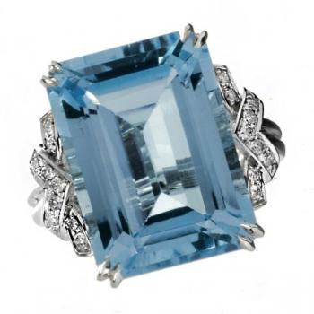 Zlatý prsten s topazem a brilianty Zlatý prsten s topazem a brilianty