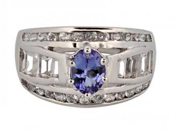 Stříbrný prsten s tanzanitem a topazy Stříbrný prsten s tanzanitem a topazy