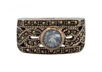 Stříbrný prsten Art Deco s markazity a topazem Stříbrný prsten Art Deco s markazity a topazem