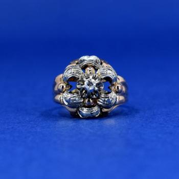 Zlatý prsten s briliantem Zlatý prsten s briliantem