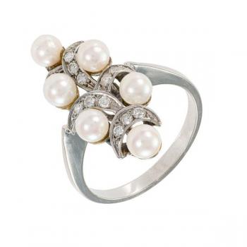 Zlatý prsten přírodními diamanty a perlami Akoya Zlatý prsten přírodními diamanty a perlami Akoya