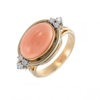 Zlatý prsten s přírodním korálem a diamanty Zlatý prsten s přírodním korálem a diamanty