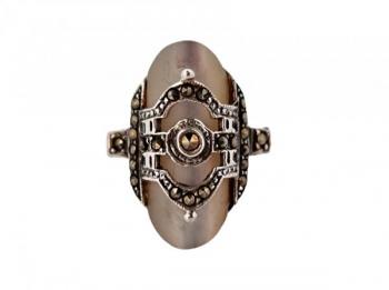 STŘÍBRNÝ PŮLKULATÝ ART DECO PRSTEN S PERLETÍ A MAR STŘÍBRNÝ PŮLKULATÝ ART DECO PRSTEN S PERLETÍ A MAR