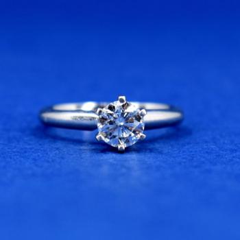 Platinový prsten s briliantem 0,81 ct Platinový prsten s briliantem 0,81 ct