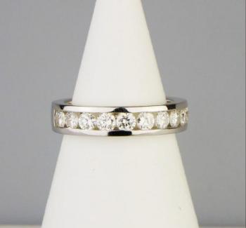 Zlatý prsten ”eternity” s diamanty Zlatý prsten ”eternity” s diamanty