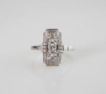 Art deco zlatý prsten s diamanty Art deco zlatý prsten s diamanty
