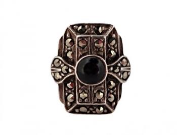 Stříbrný prsten Art Deco s onyxem a markazity Stříbrný prsten Art Deco s onyxem a markazity