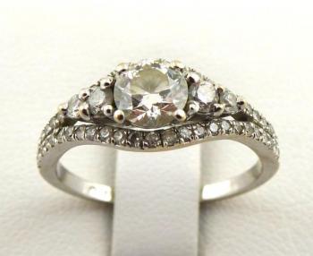 Prsten z bílého zlata s 55 brilianty - 0,99 ct Prsten z bílého zlata s 55 brilianty - 0,99 ct